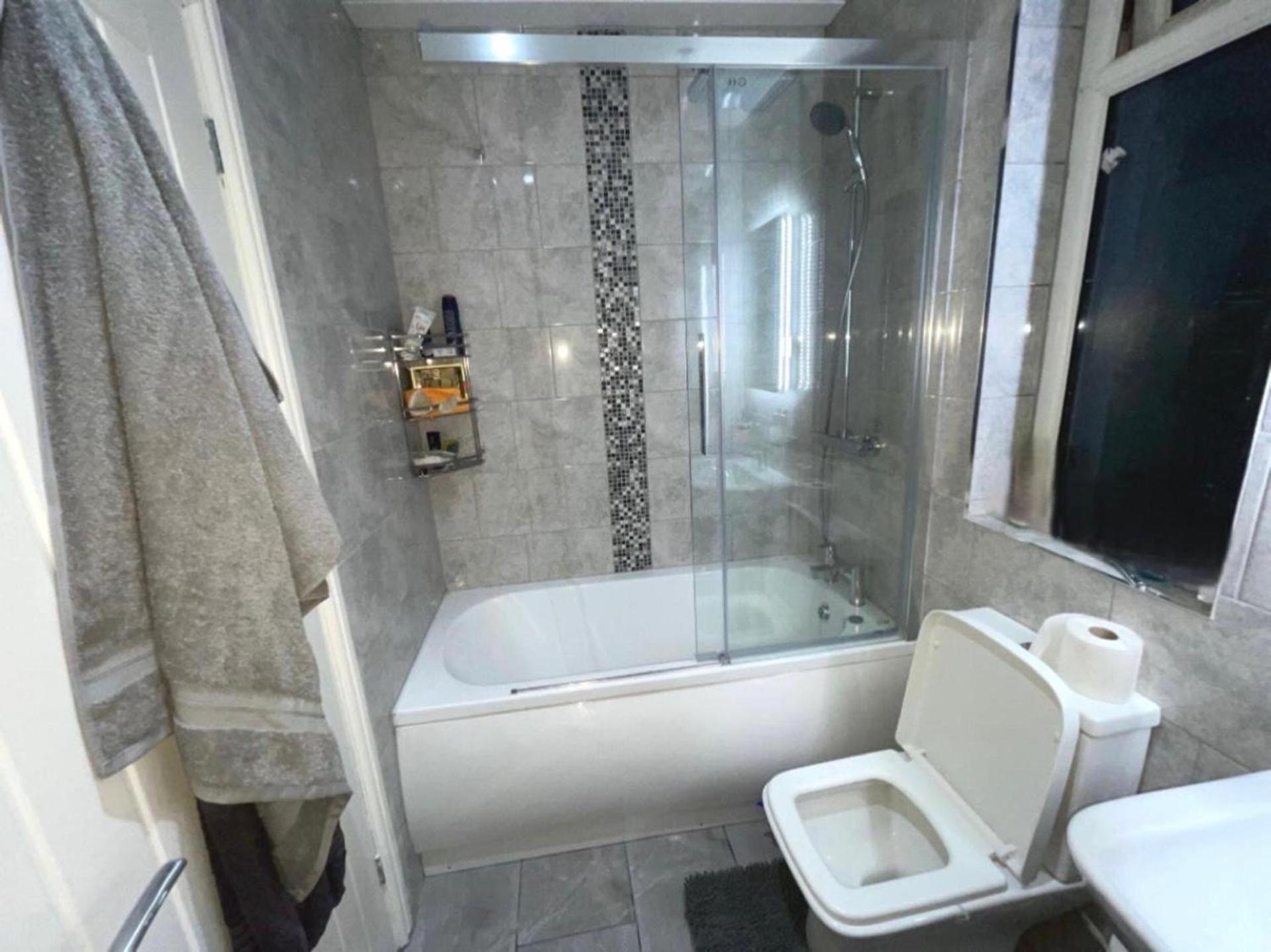 The Hideaway Bd5 - 2 Bed Lovely Modern House * Bradford (West Yorkshire)