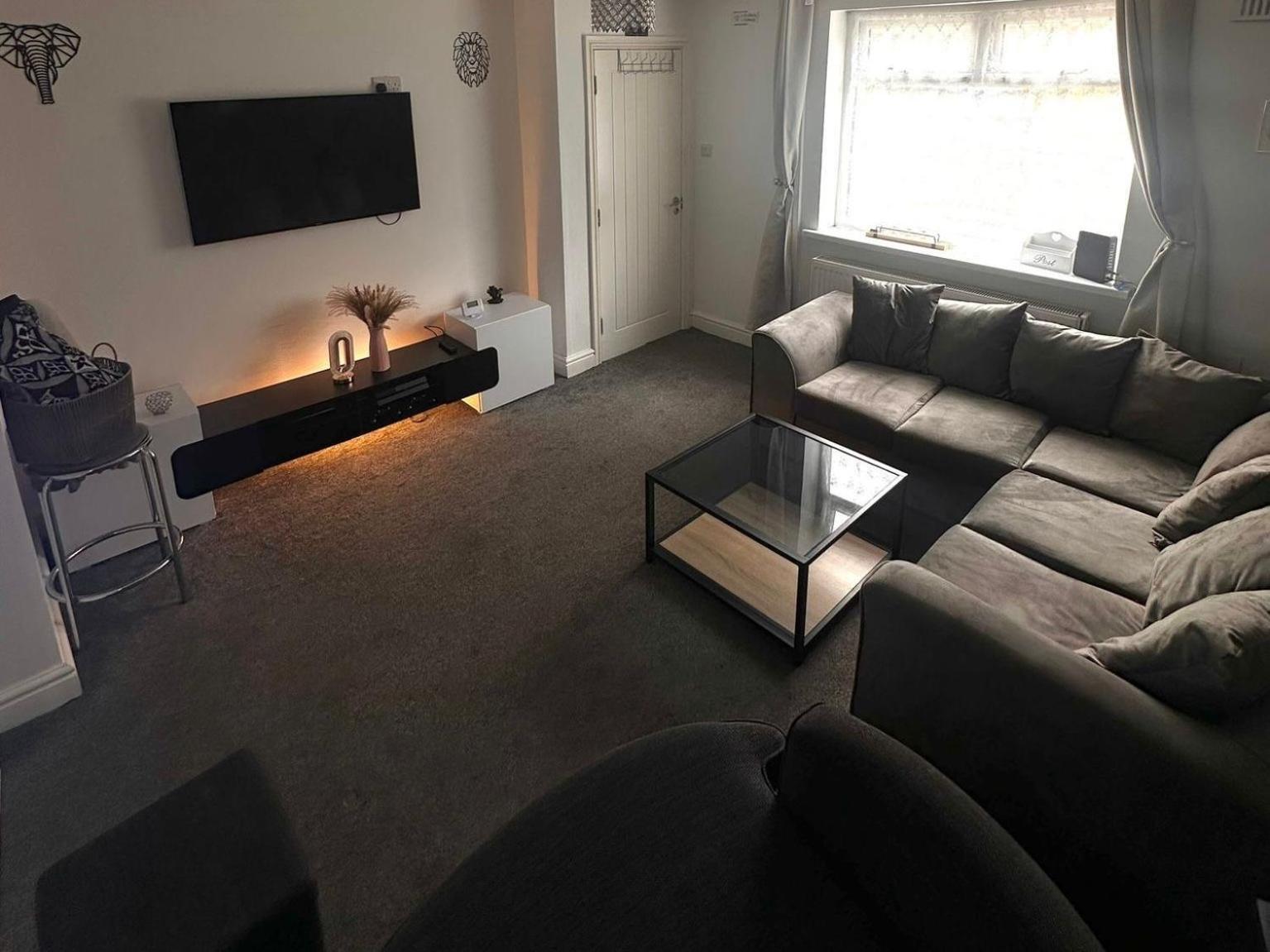 The Hideaway Bd5 - 2 Bed Lovely Modern House